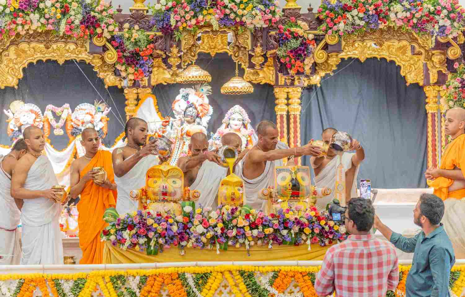 Midnight Aarti prayers